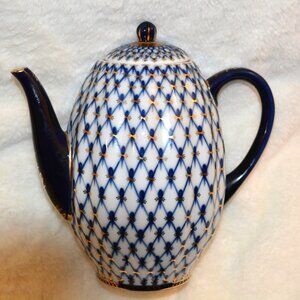 Lomonosov Imperial Russian Porcelain Cobalt Blue 24k Gold Net pattern Teapot